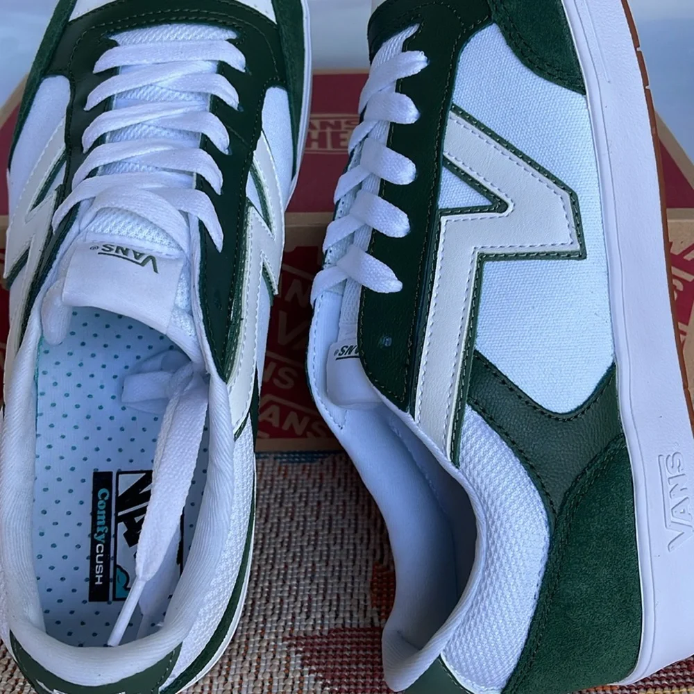 Vans Men’s Lowland Cc
New Varsity Green/White
VN0A7TNLY9H
Sneakers - Picture 15 of 16